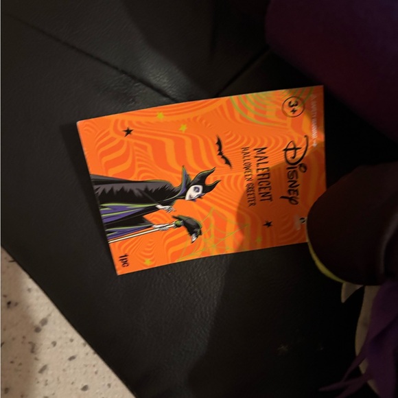 Disney Maleficent Greeter - Picture 4 of 7